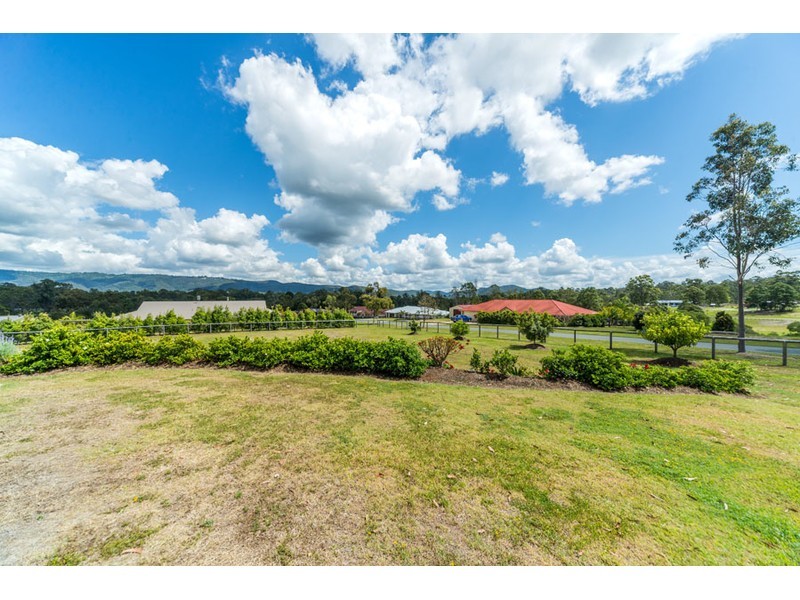 19 Tuxedo Junction Drive, Maudsland QLD 4210
