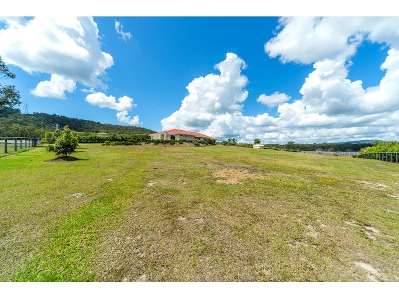 19 Tuxedo Junction Drive, Maudsland QLD 4210