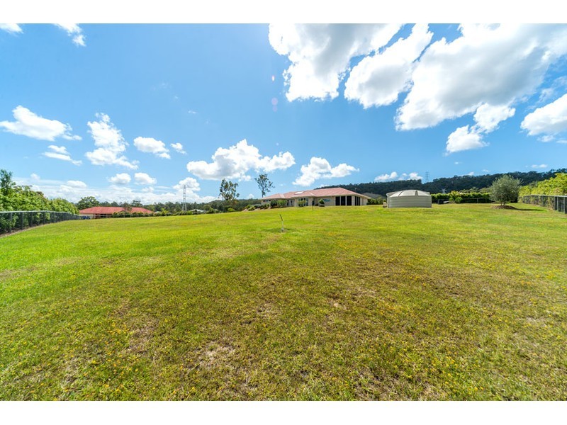 19 Tuxedo Junction Drive, Maudsland QLD 4210