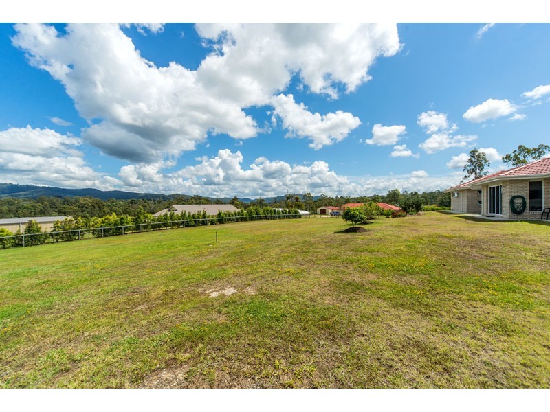 19 Tuxedo Junction Drive, Maudsland QLD 4210
