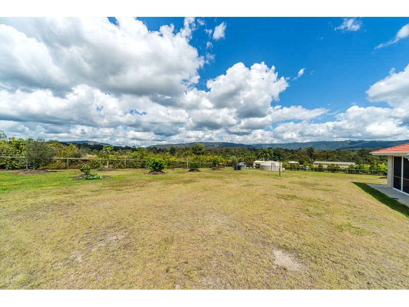 19 Tuxedo Junction Drive, Maudsland QLD 4210