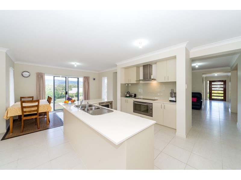 19 Tuxedo Junction Drive, Maudsland QLD 4210