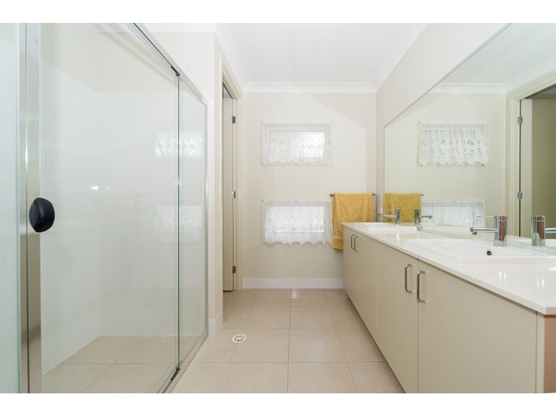 19 Tuxedo Junction Drive, Maudsland QLD 4210