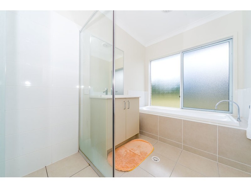 19 Tuxedo Junction Drive, Maudsland QLD 4210