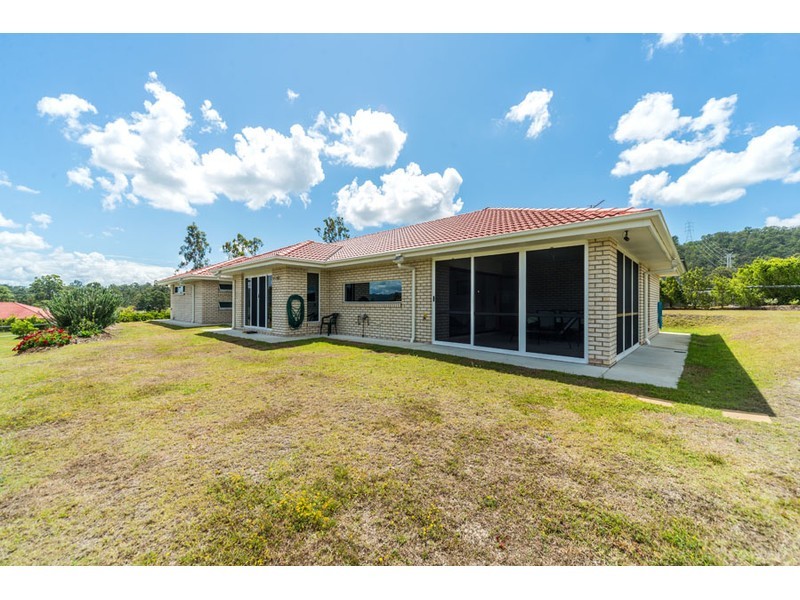 19 Tuxedo Junction Drive, Maudsland QLD 4210