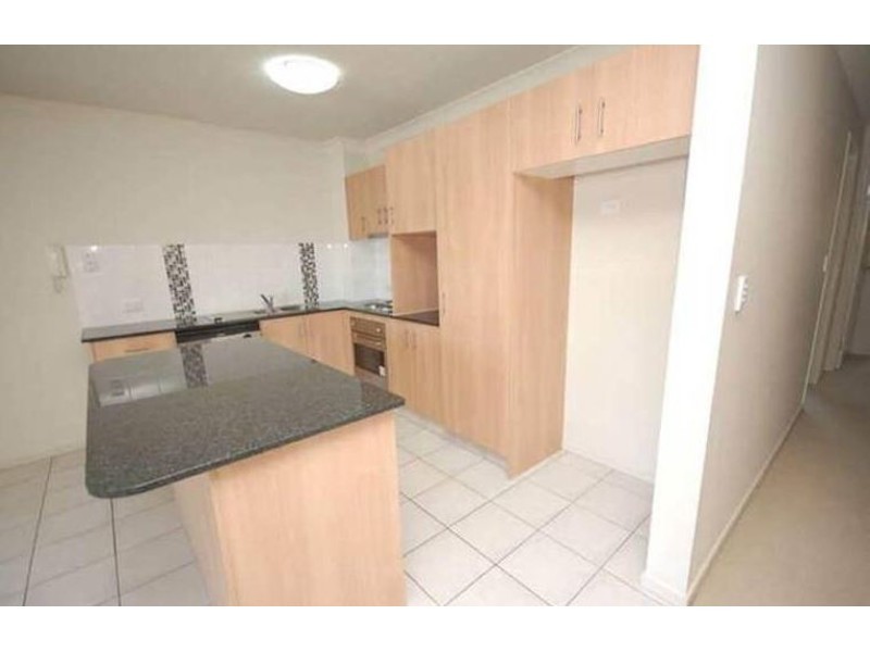 4/46-48 Lenneberg Street, Southport QLD 4215