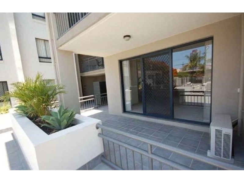 4/46-48 Lenneberg Street, Southport QLD 4215