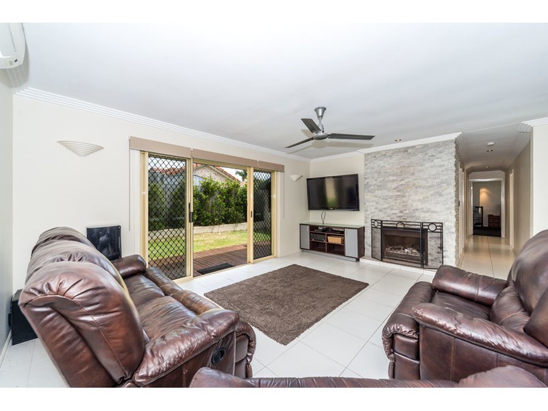 131 Monterey Keys Drive, Helensvale QLD 4212