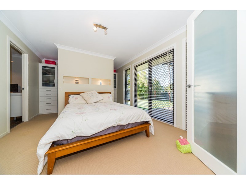 16 Menindee Avenue, Coombabah QLD 4216