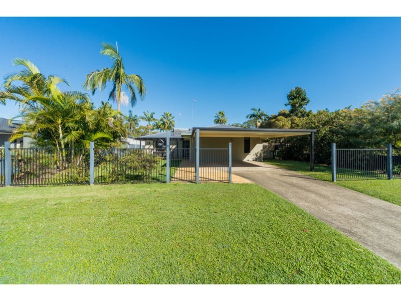 16 Menindee Avenue, Coombabah QLD 4216