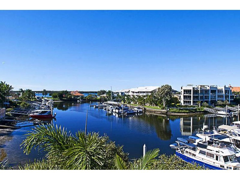 22/89 Bayview Street, Runaway Bay QLD 4216