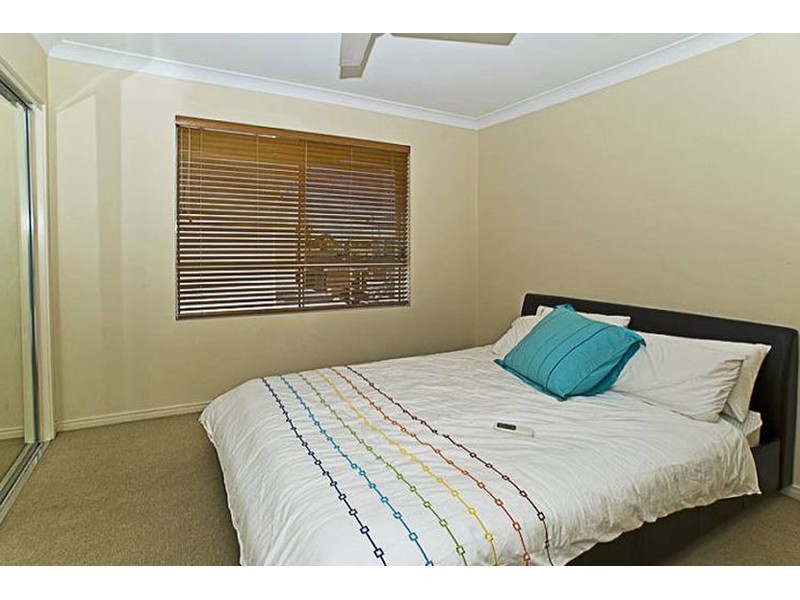 22/89 Bayview Street, Runaway Bay QLD 4216