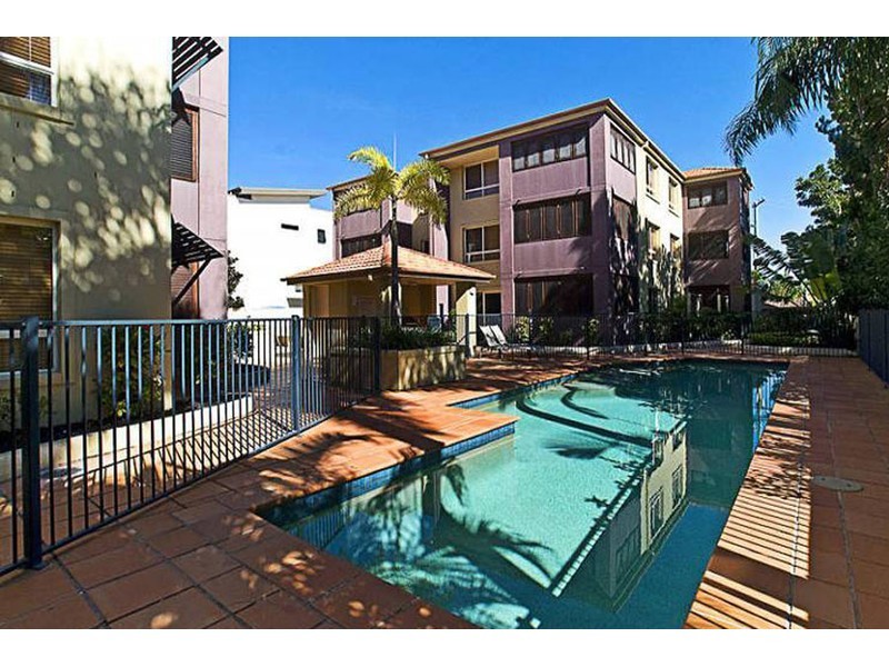 22/89 Bayview Street, Runaway Bay QLD 4216