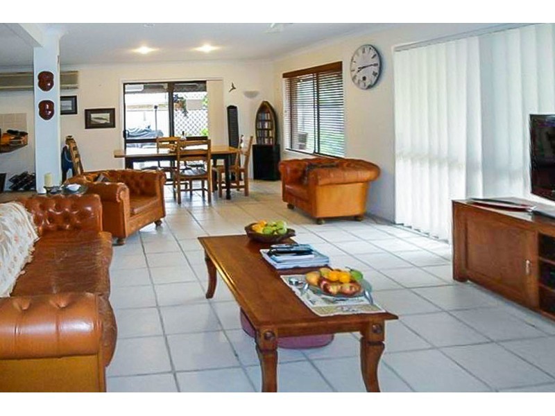 34 Thrush Avenue, Paradise Point QLD 4216