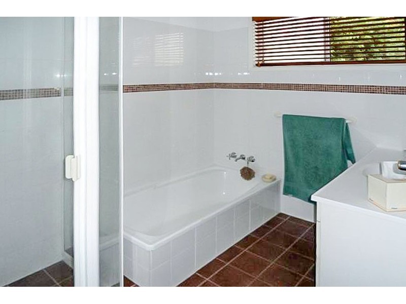 34 Thrush Avenue, Paradise Point QLD 4216