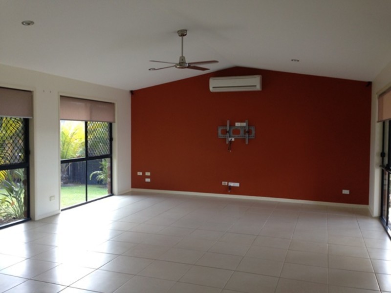 6 Meadow Way, Upper Coomera QLD 4209