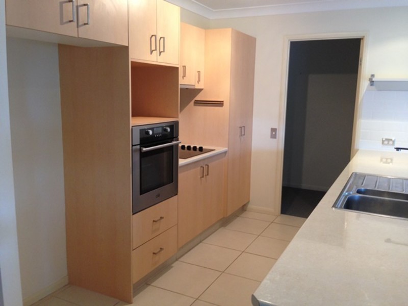 6 Meadow Way, Upper Coomera QLD 4209