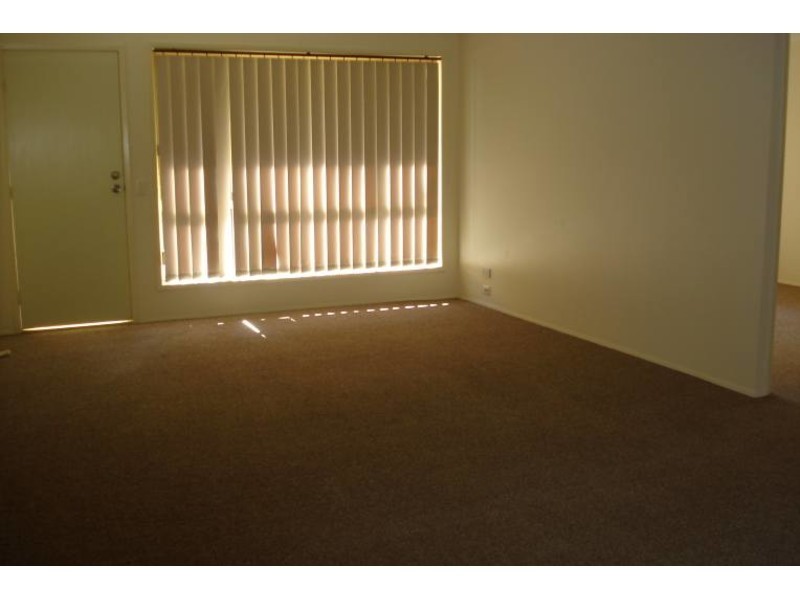 2/5 Waterbird Court, Coombabah QLD 4216