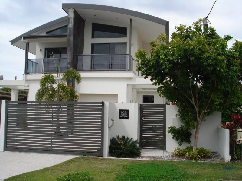 10B Rouen Avenue, Paradise Point QLD 4216