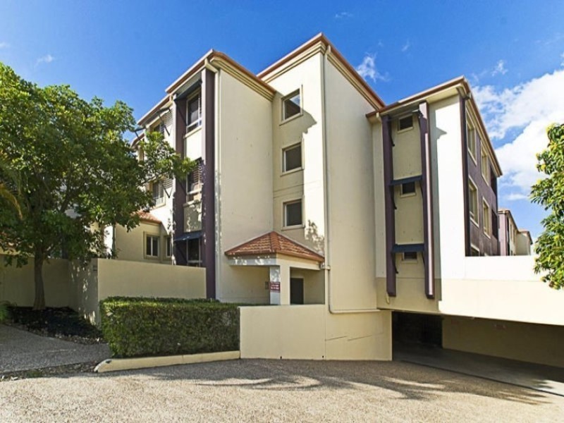 6/89 Bayview Street, Runaway Bay QLD 4216