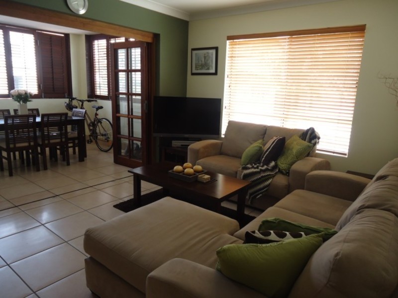6/89 Bayview Street, Runaway Bay QLD 4216
