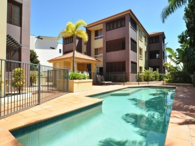 6/89 Bayview Street, Runaway Bay QLD 4216