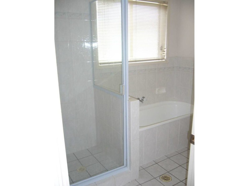 4 Guy Lane, Oxenford QLD 4210