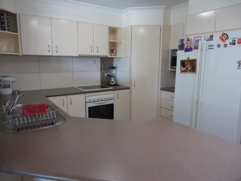 5 Bulla Court, Arundel QLD 4214