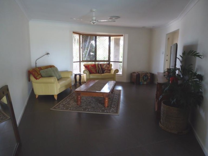 5 Bulla Court, Arundel QLD 4214