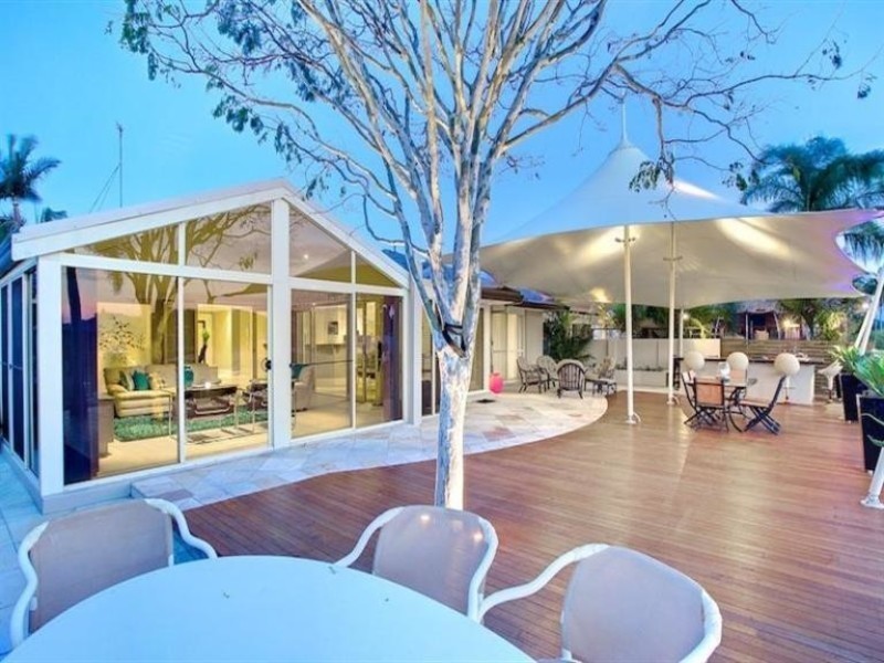 16 Ogrady Drive, Paradise Point QLD 4216