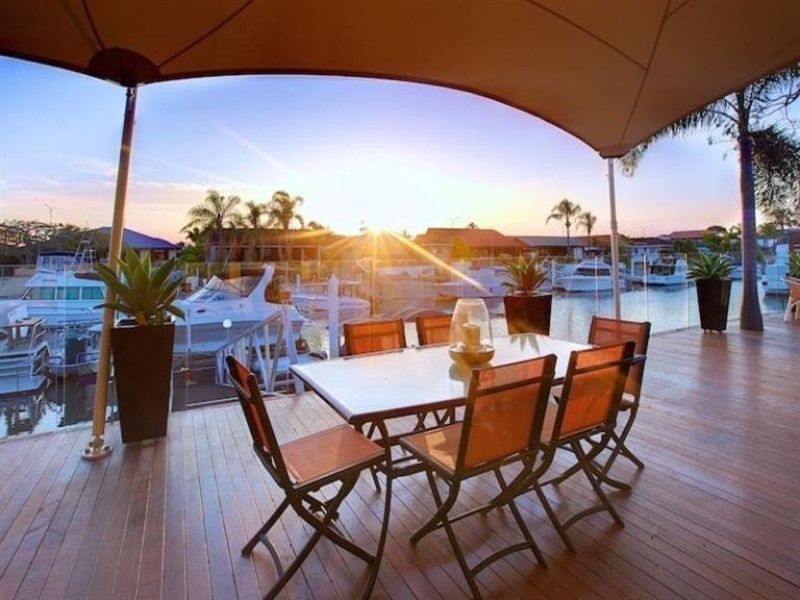 16 Ogrady Drive, Paradise Point QLD 4216