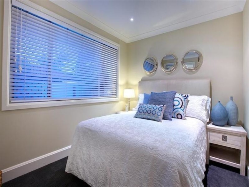 16 Ogrady Drive, Paradise Point QLD 4216