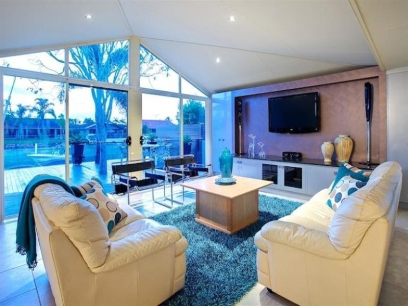 16 Ogrady Drive, Paradise Point QLD 4216