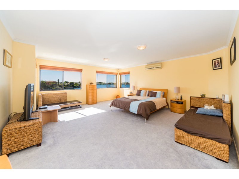 9 Westlake Court, Helensvale QLD 4212