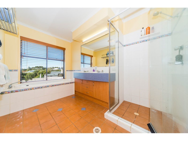9 Westlake Court, Helensvale QLD 4212