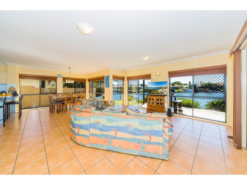 9 Westlake Court, Helensvale QLD 4212