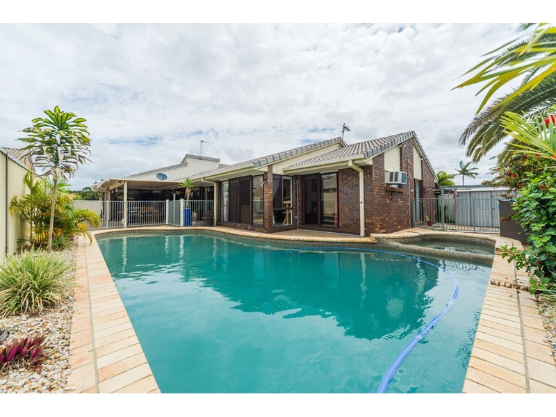 9 Waranga Way, Coombabah QLD 4216