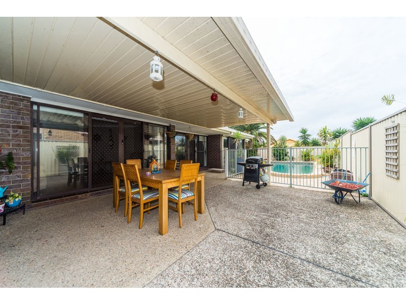 9 Waranga Way, Coombabah QLD 4216