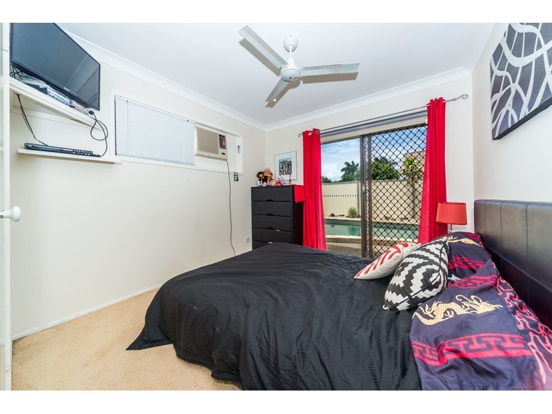 9 Waranga Way, Coombabah QLD 4216