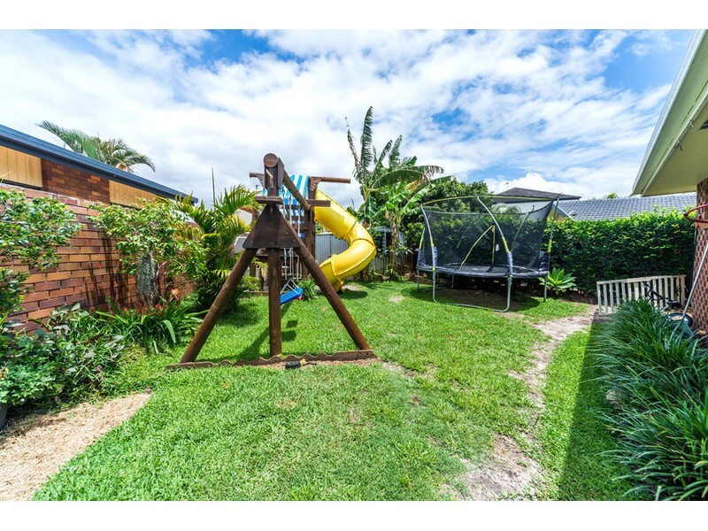 5 Mt Hagen Drive, Runaway Bay QLD 4216