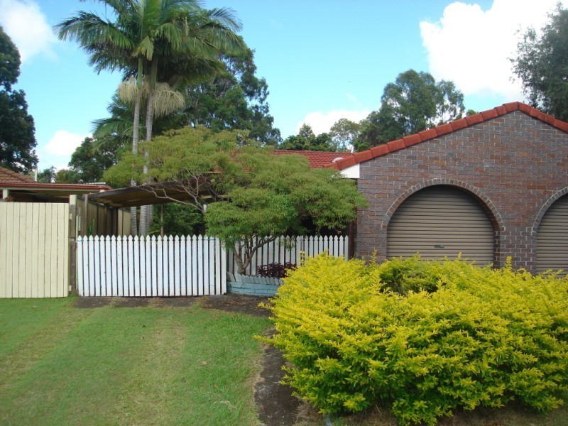 2/17 Morinda Way, Labrador QLD 4215