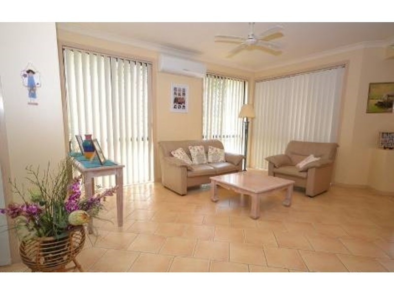 1 Maltravers Drive, Arundel QLD 4214