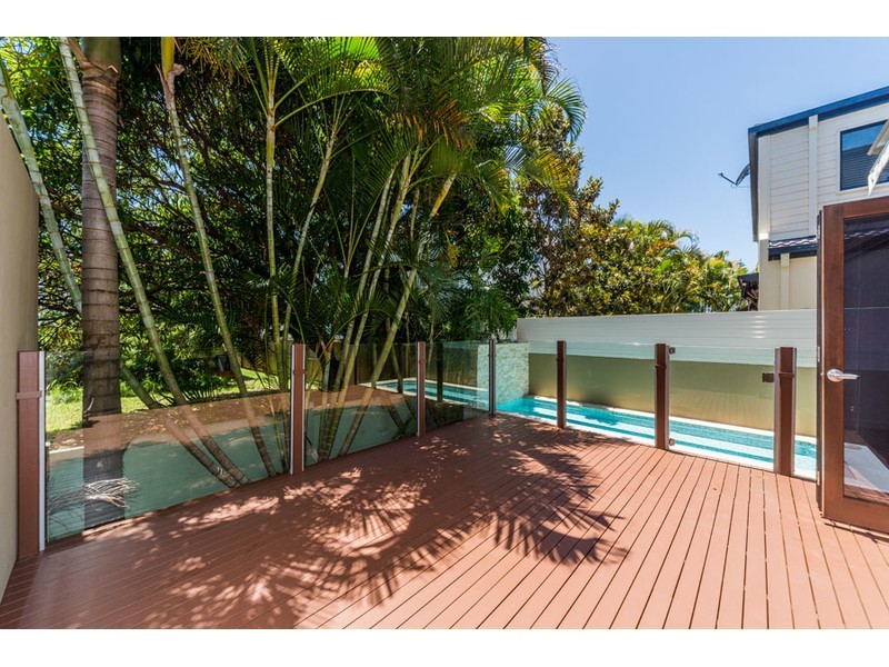 1/7 Rouen Avenue, Paradise Point QLD 4216