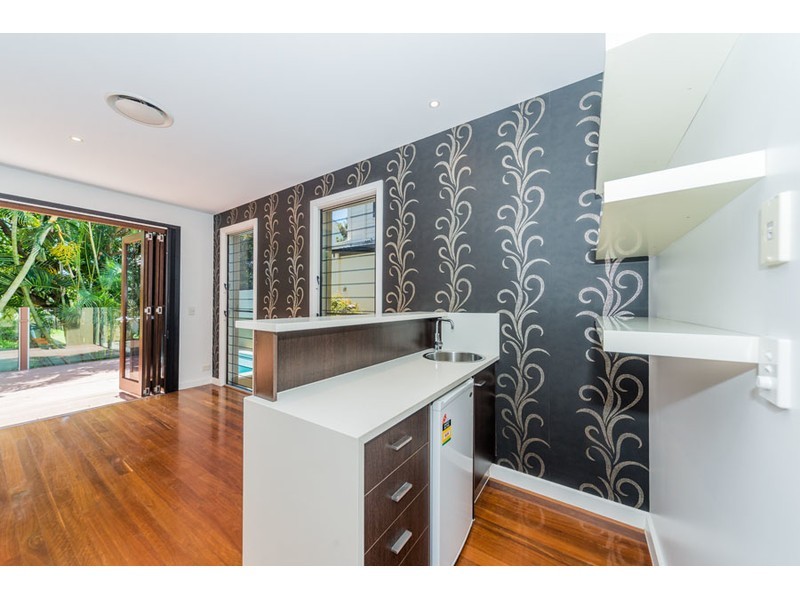 1/7 Rouen Avenue, Paradise Point QLD 4216