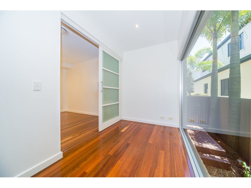 1/7 Rouen Avenue, Paradise Point QLD 4216