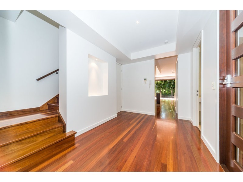 1/7 Rouen Avenue, Paradise Point QLD 4216