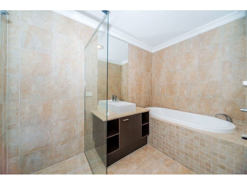 1/7 Rouen Avenue, Paradise Point QLD 4216