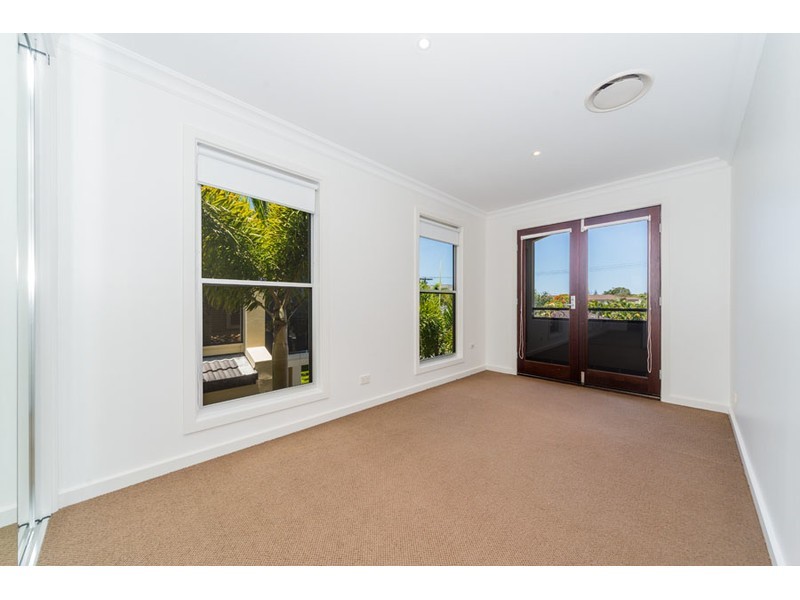 1/7 Rouen Avenue, Paradise Point QLD 4216