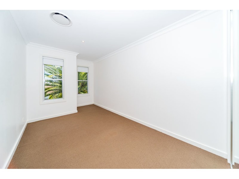 1/7 Rouen Avenue, Paradise Point QLD 4216