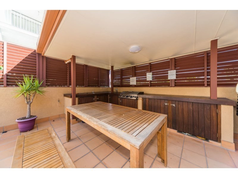 12/83 Brighton Street, Biggera Waters QLD 4216